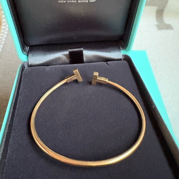 Authentic Tiffany & Co T Wire 18K Yellow Gold Cuff Bracelet Like New condition - Picture 7 of 11
